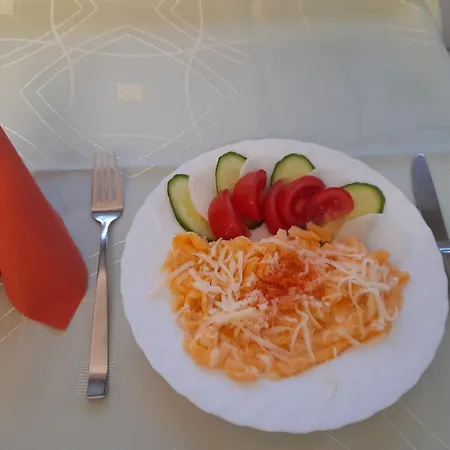 Bed & Breakfast Matrahazai Ueduelohaz *