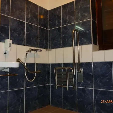 Bed & Breakfast Matrahazai Ueduelohaz *