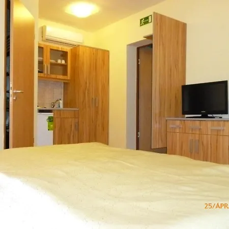 Matrahazai Ueduelohaz Bed and Breakfast Mátraháza