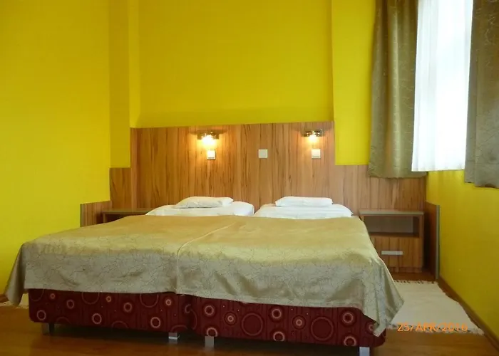 Frühstückspension Matrahazai Ueduelohaz 3*